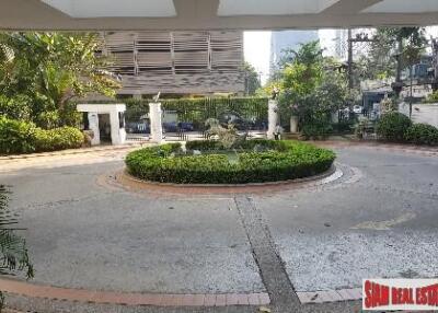 Moon Tower Spacious Three Bedroom Duplex for Rent in Thong Lo