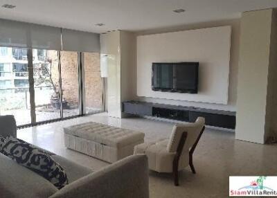 Ficus Lane Condo  Extra Large Two Bedroom with Pool Views in Phra Khanong