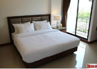 Thavee Yindee Residence  Two bedroom condo for rent in Ekkamai.