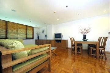 Two Bedroom Condo in the Best Neighborhood BKK has to offer, Rajadamri