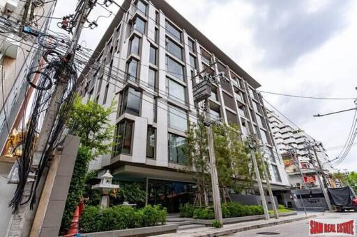 Piya Apartment Sukhumvit 15 - 100 sqm. and 2 bedrooms, 2 bathrooms