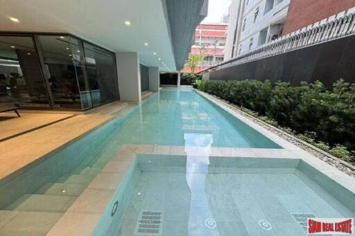 Piya Apartment Sukhumvit 15 - 100 sqm. and 2 bedrooms, 2 bathrooms