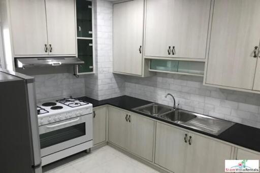 Grand Ville House 2 - Extra Large Three Bedroom Condo for Rent only 560 Meters to BTS Asok