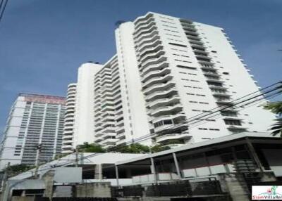 Grand Ville House 2 - Extra Large Three Bedroom Condo for Rent only 560 Meters to BTS Asok