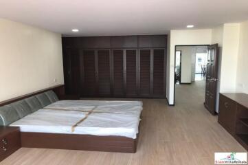 Grand Ville House 2 - Extra Large Three Bedroom Condo for Rent only 560 Meters to BTS Asok