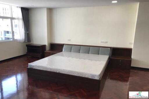 Grand Ville House 2 - Extra Large Three Bedroom Condo for Rent only 560 Meters to BTS Asok
