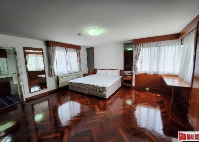 Comfortable and Nicely Decorated Three Bedroom for Rent in Khlong Toei