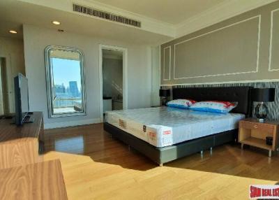 Royce Private Residence | Private Luxurious and Modern Three Bedroom Apartment for Rent in Phromphong.