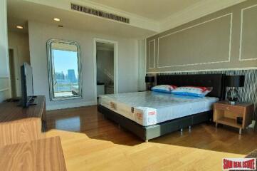 Royce Private Residence - Private Luxurious and Modern Three Bedroom Apartment for Rent in Phromphong.