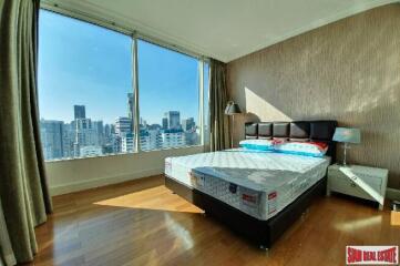 Royce Private Residence - Private Luxurious and Modern Three Bedroom Apartment for Rent in Phromphong.