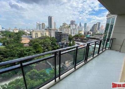 Royce Private Residence - Private Luxurious and Modern Three Bedroom Apartment for Rent in Phromphong.