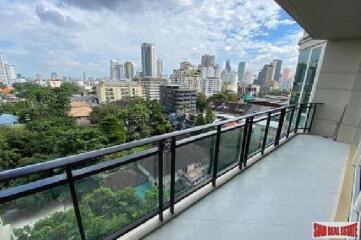 Royce Private Residence - Private Luxurious and Modern Three Bedroom Apartment for Rent in Phromphong.