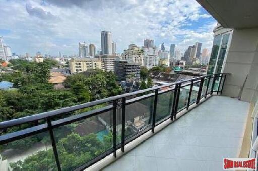 Royce Private Residence - Private Luxurious and Modern Three Bedroom Apartment for Rent in Phromphong.