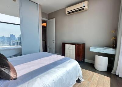 The Oriental Residence - 2 Bedrooms and 2 Bathrooms for Rent in Lumphini Area of Bangkok