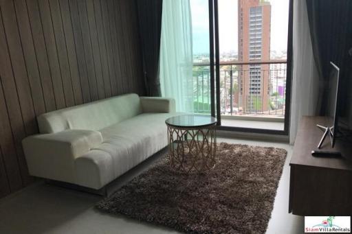 Rhythm Sukhumvit 42  Cozy and Modern One Bedroom with City Views - Walk to BTS Ekkamai