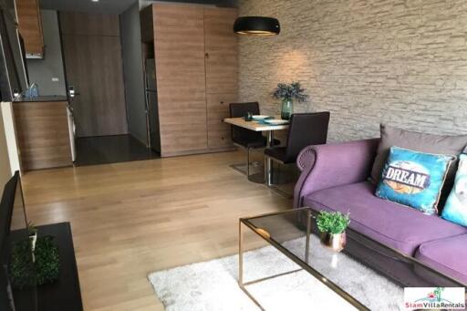 Noble Refine - Sunny Comfortable One Bedroom Condo for Rent in Phrom Phong.