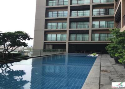 Noble Refine - Sunny Comfortable One Bedroom Condo for Rent in Phrom Phong.