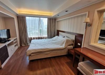 All Season Mansion  Well Renovated Two Bedroom Condo on 10th Floor for Rent in the Wireless Area of Bangkok.