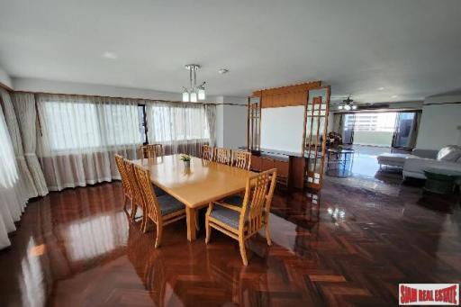 Large and Comfortable Two Bedroom for Rent in Khlong Toei