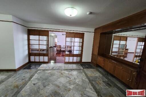 Large and Comfortable Two Bedroom for Rent in Khlong Toei