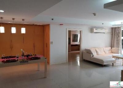 Las Colinas  Spacious Two Bedroom with City Views for Rent on Sukhumvit 21