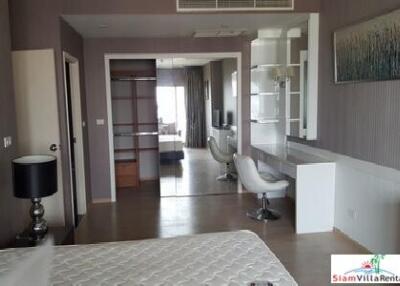 Noble Remix - 3 Bedroom. Sky bridge to Thonglor BTS. High floor with City View for Rent