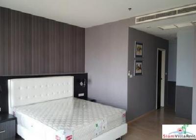 Noble Remix  3 Bedroom. Sky bridge to Thonglor BTS. High floor with City View for Rent