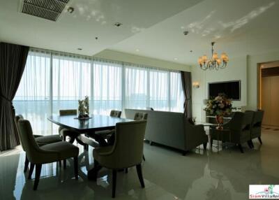 Starview Condo - Luxurious 3 Bed Condo with Large Balcony Overlooking onto the Chao Phraya River