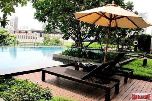 Villa Asoke - Luxury Large One Bedroom for Rent Close to MRT Phetchaburi