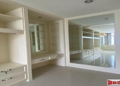 Baan Sathorn Chao Phraya Condominiums - Modern 2 Bedrooms and 2 Bathrooms for Rent in Krung Thonburi Area of Bangkok