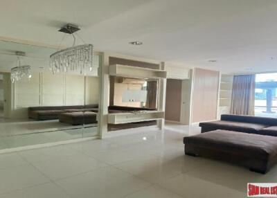 Baan Sathorn Chao Phraya Condominiums - Modern 2 Bedrooms and 2 Bathrooms for Rent in Krung Thonburi Area of Bangkok