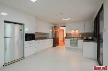 Mayfair Garden Apartments - 3 Bedroom + 1 Study Room Apartment in Asoke Area of Bangkok