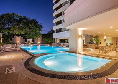 Mayfair Garden Apartments - Modern 2 Bedroom and 2 Bathroom Apartment for Rent in Asoke Area of Bangkok
