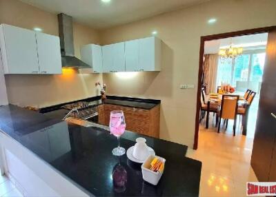 Piyathip Place Apartments - 3 Bedrooms and 3 Bathrooms for Rent in Phrom Phong Area of Bangkok