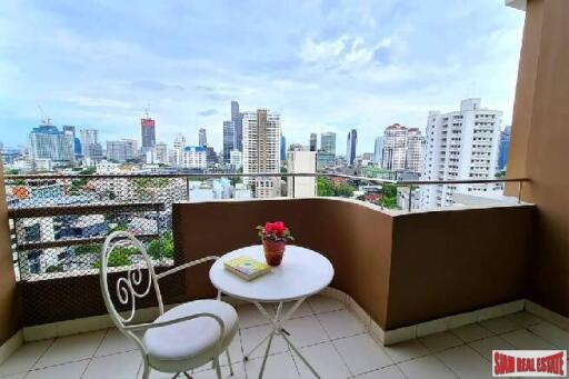 Piyathip Place Apartments - Modern 2 Bedrooms and 2 Bathrooms Apartment for Rent in Phrom Phong Area of Bangkok