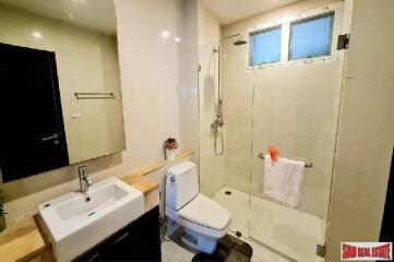 Piyathip Place Apartments - Modern 2 Bedrooms and 2 Bathrooms Apartment for Rent in Phrom Phong Area of Bangkok