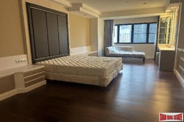 Shanti Sadan - Luxurious and Spacious Three Bedroom+ Study room Apartment for Rent in Thong Lo