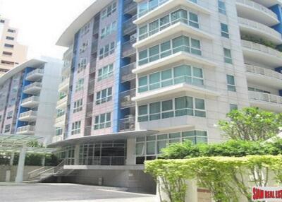 Avenue 61 Condominium - Spacious Contemporary Two Bedroom Low Rise Condo for Rent in a Quiet Area of Ekkamai