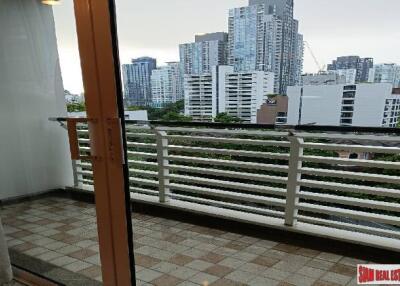 Avenue 61 Condominium - Spacious Contemporary Two Bedroom Low Rise Condo for Rent in a Quiet Area of Ekkamai