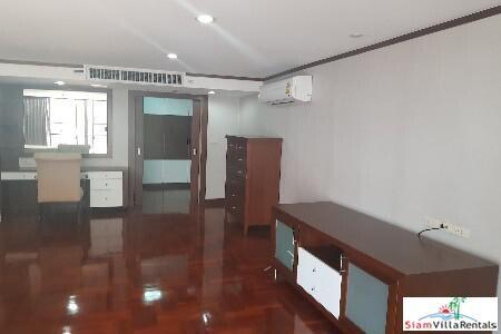 Asa Garden - Extra Large Three Bedroom Duplex and Pet Friendly on Sukhumvit 24