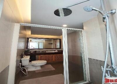 Esmeralda Apartment Sathon - 3 Bedrooms, 3 Bathrooms, and Balcony, Peaceful Compound