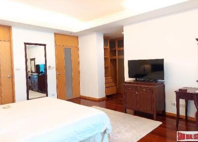 Esmeralda Apartment Sathon - 3 Bedrooms, 3 Bathrooms, and Balcony, Peaceful Compound