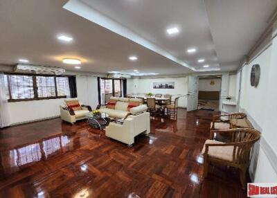 D.H. Grand Tower - Spacious 3-Bedroom Condo with Stunning Views, Prime CBD Location