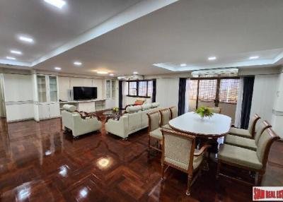 D.H. Grand Tower  Spacious 3-Bedroom Condo with Stunning Views, Prime CBD Location