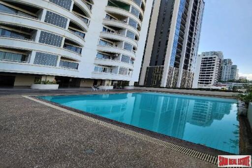 Le Premier 1 Condominium - 2 Bedrooms and 2 Bathrooms for Rent in Phrom Phong Area of Bangkok