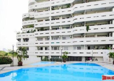 Baan Sukhumvit 36 - 2 Bedrooms and 2 Bathrooms Condominium for Rent in Thong Lor Area of Bangkok