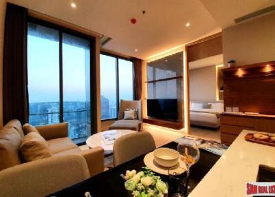 The Esse Asoke  One Bedroom for Rent with Clear Beautiful Views of the City.