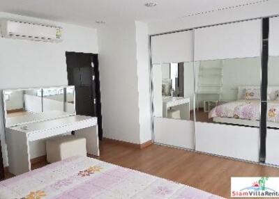 The Address 42 - Cheerful Furnished Two Bedroom Condo for Rent in Phra Khanong