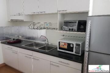 The Address 42 - Cheerful Furnished Two Bedroom Condo for Rent in Phra Khanong