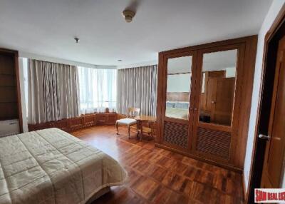 Suan Phinit Place - Spacious 2-Bedroom Condo with Beautiful Views, Chong Nonsi